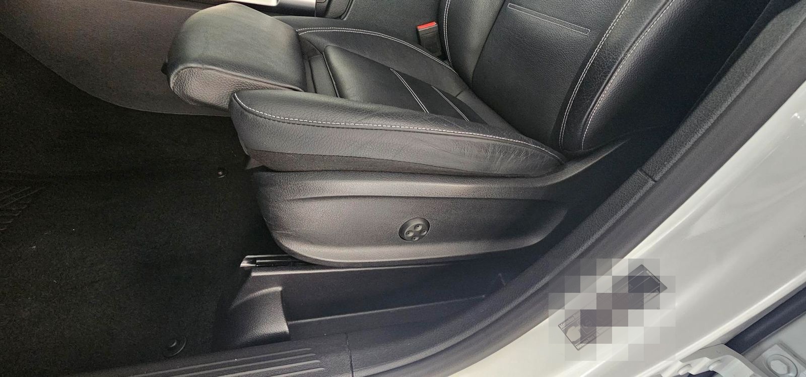 Mercedes-Benz GLB 200 d 8G-DCT AMG Line LED Keyless ACC Leder  foto 7