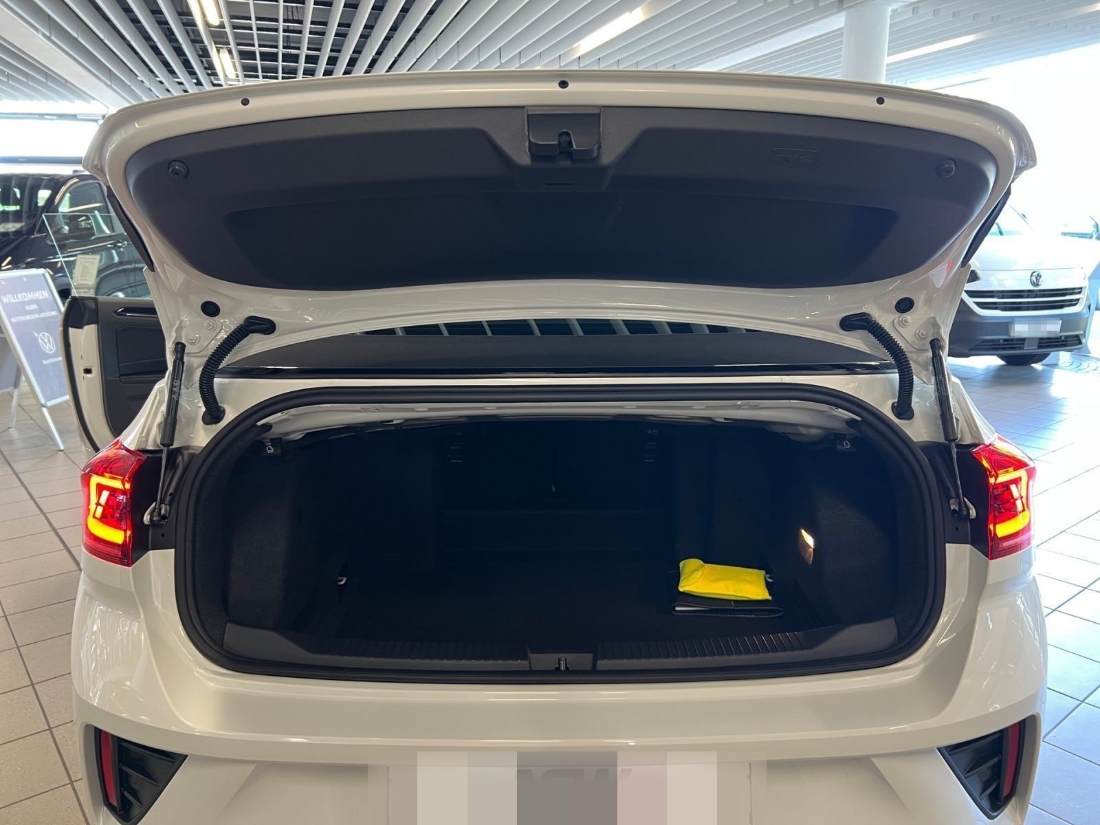 Volkswagen T-Roc Cabriolet R-Line 1.5 l TSI DSG "IQ-Drive" foto 12