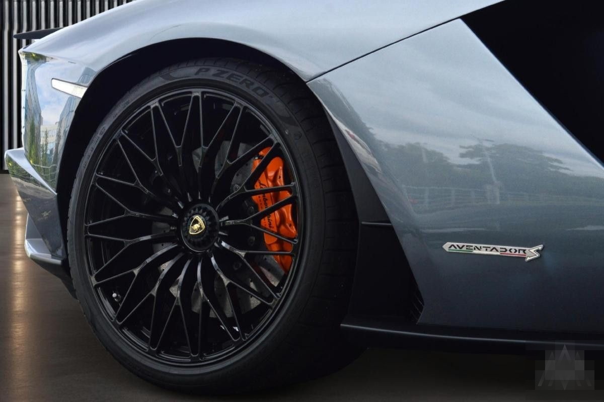 Lamborghini Aventador S Coupe 740PS Keramik / Grigio Lynx foto 18