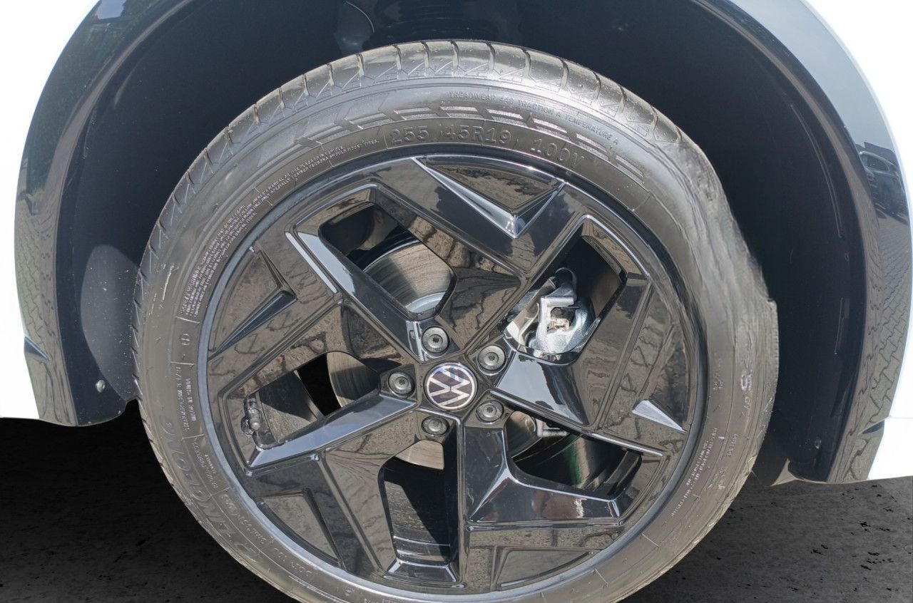 Volkswagen Tiguan R-Line 1.5 eTSI AHK Navi Komfortpaket LED foto 13
