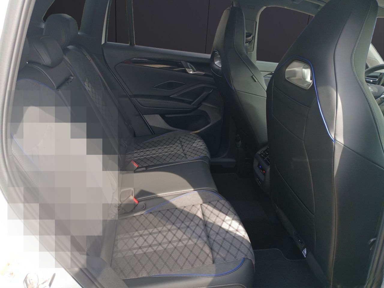 Volkswagen Tiguan R-Line 1.5 eTSI AHK Navi Komfortpaket LED foto 15