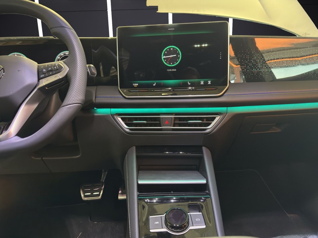 Volkswagen Tiguan R-Line 1.5 eTSI AHK Navi Komfortpaket LED foto 22
