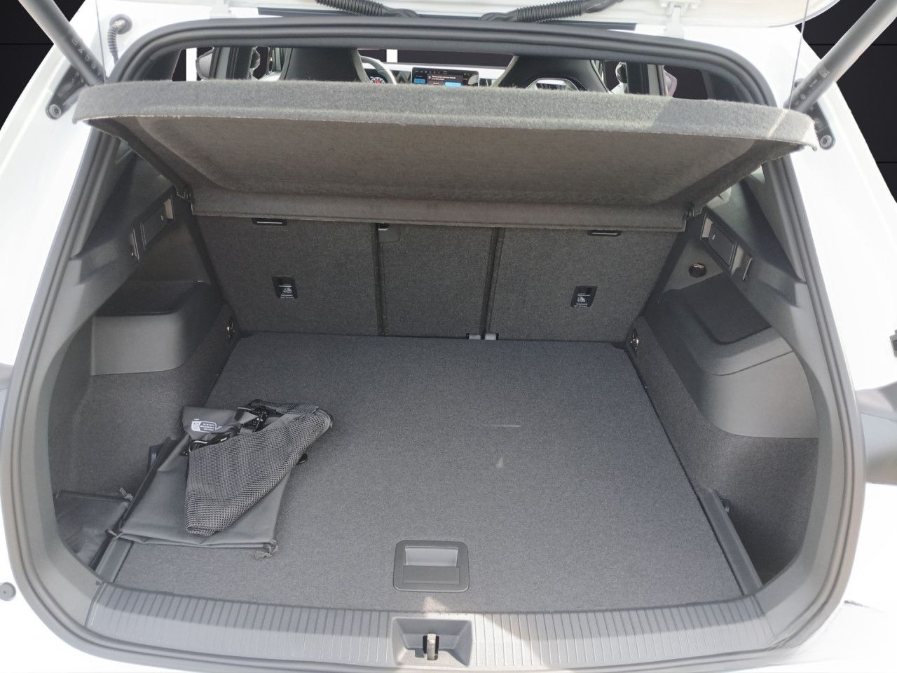 Volkswagen Tiguan R-Line 1.5 eTSI AHK Navi Komfortpaket LED foto 6