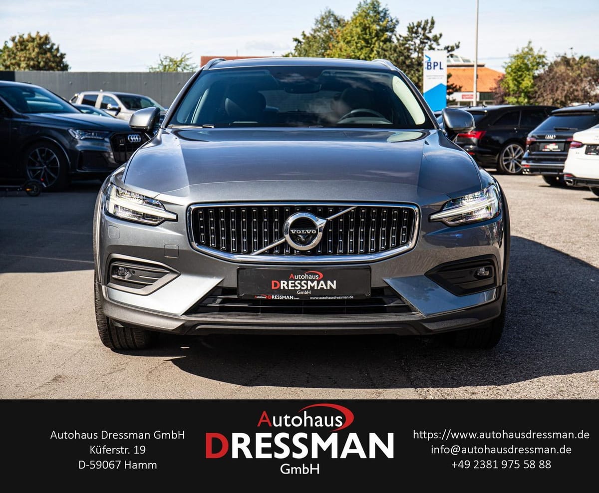 Volvo V60 Cross Country PRO PANO 360° LED SHZ STANDHZG foto 2
