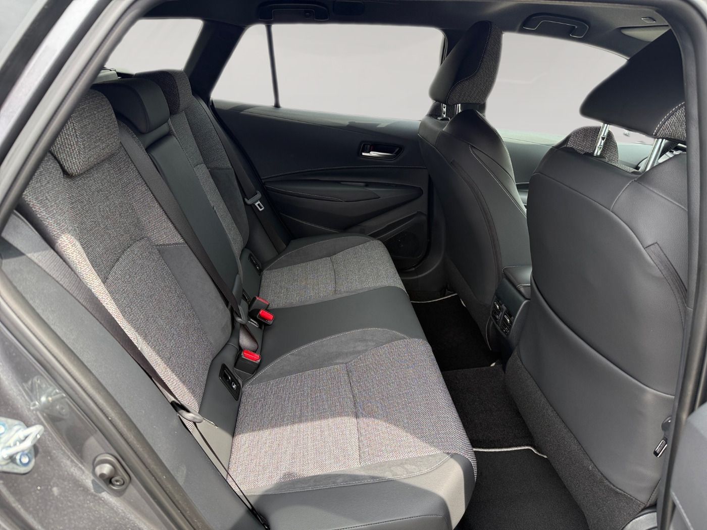 Toyota Corolla 2.0 l Hybrid Touring Sports Teamplayer foto 11