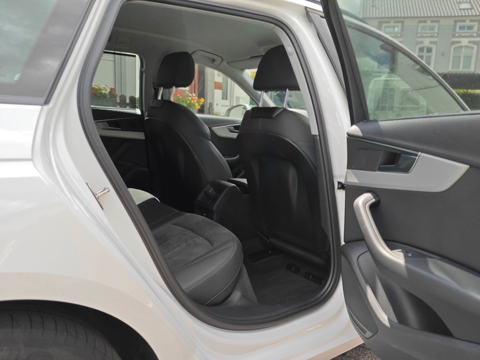 Audi A4 Avant 30 TDI Mild hybrid 1-HAND-Garantie foto 12