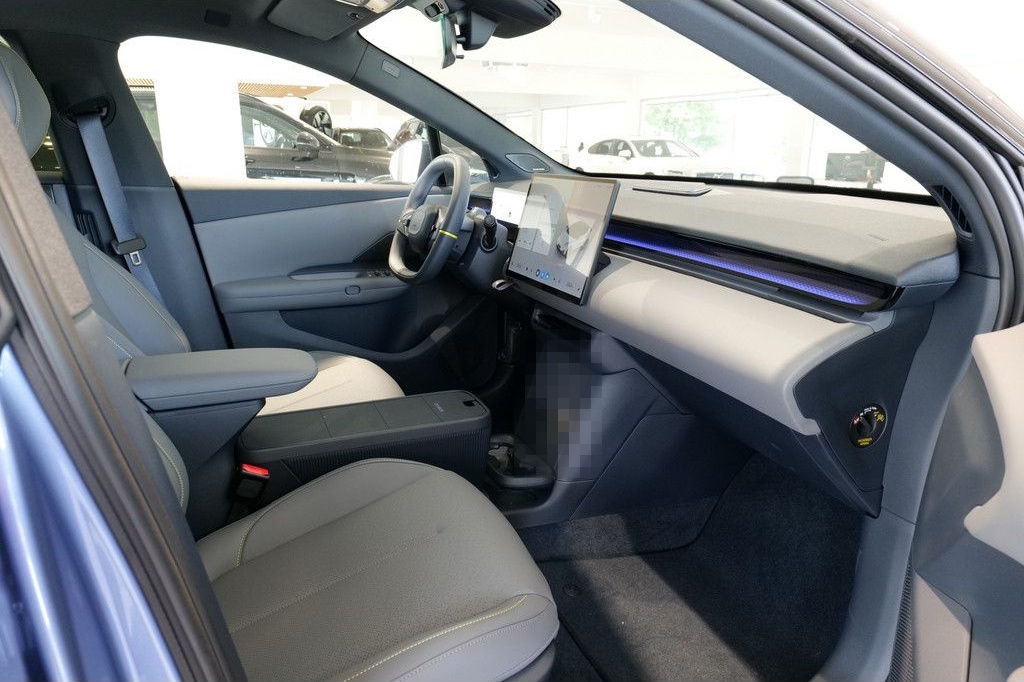 Lynk&Co 02 More PDC SHZ KAMERA NAVI W-LAN ACC PANO foto 14