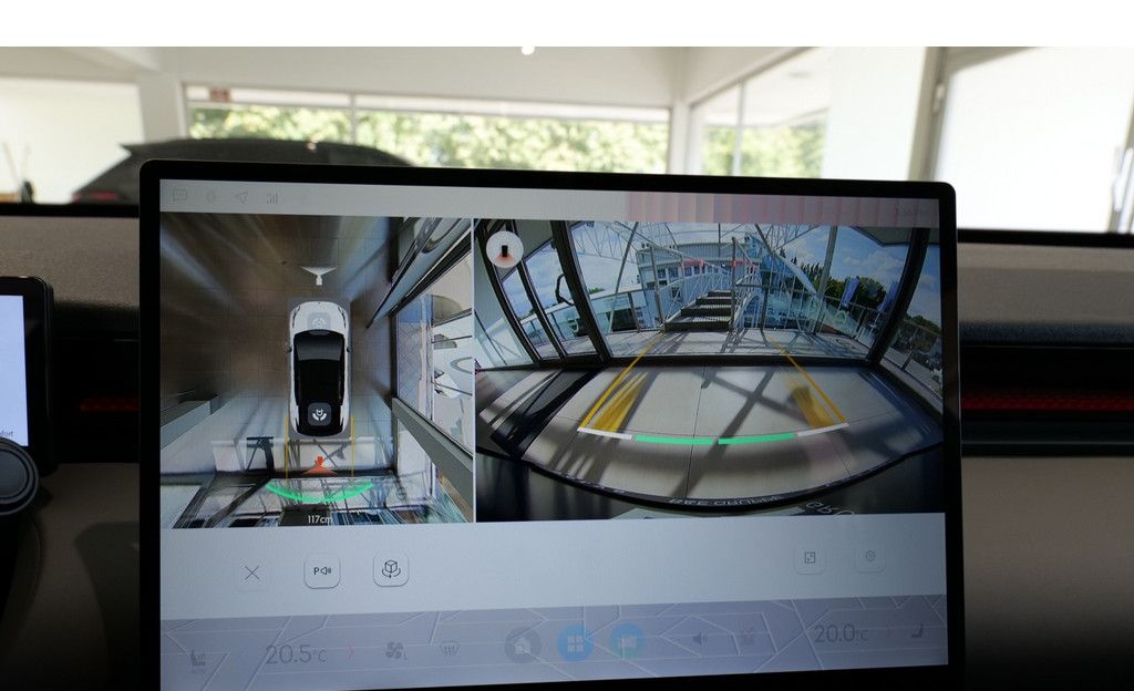 Lynk&Co 02 More PDC SHZ KAMERA NAVI W-LAN ACC PANO foto 19