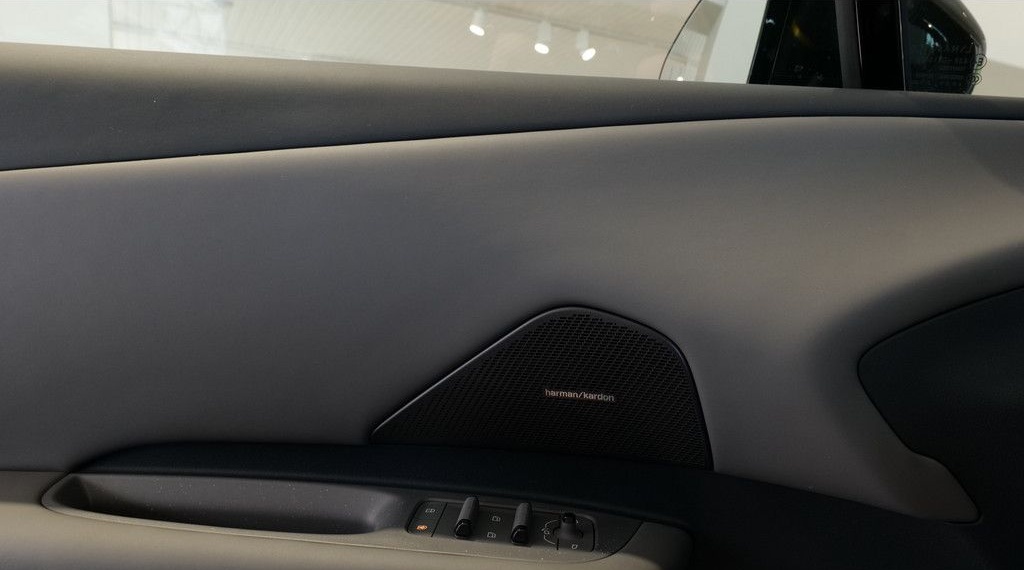 Lynk&Co 02 More PDC SHZ KAMERA NAVI W-LAN ACC PANO foto 23