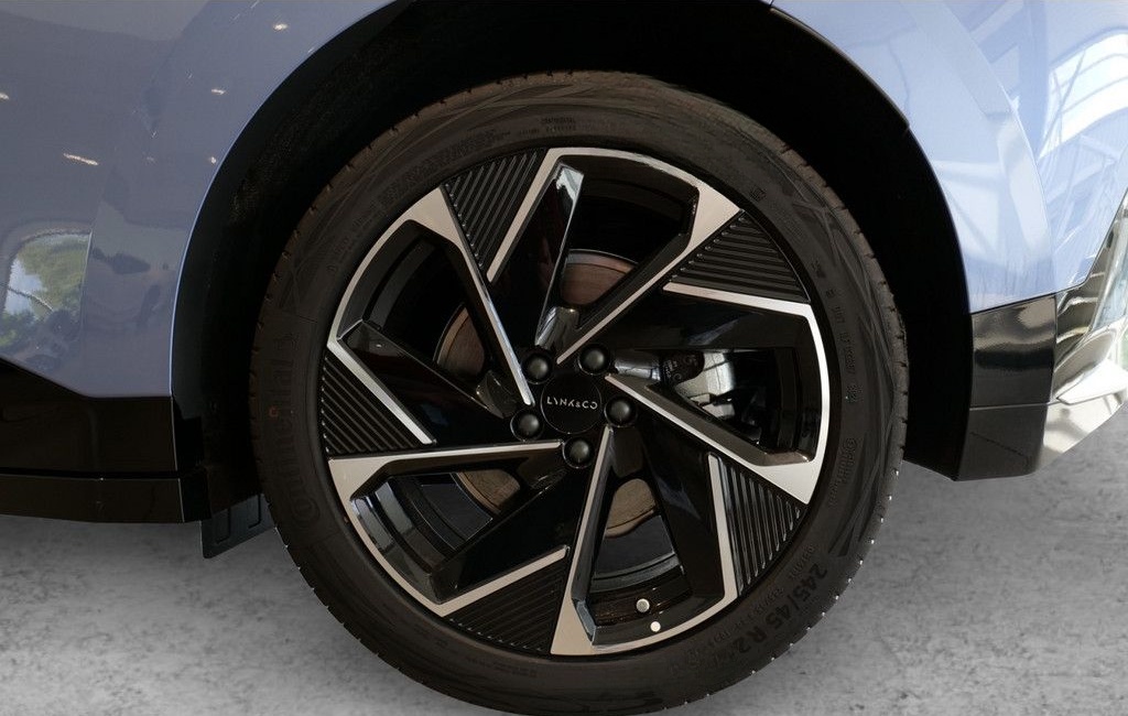 Lynk&Co 02 More PDC SHZ KAMERA NAVI W-LAN ACC PANO foto 7
