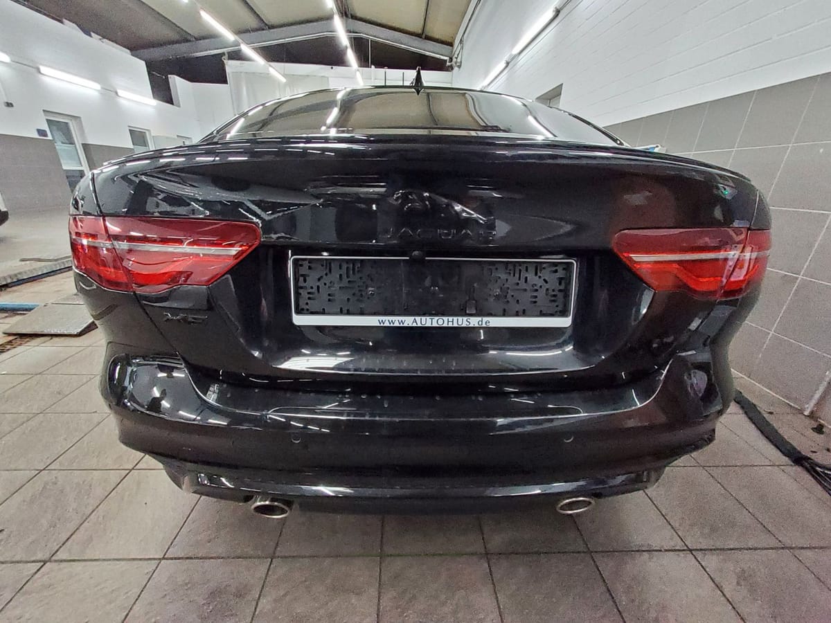 Jaguar XE P250 AWD R-Dynamic Leder Navi LED 360° ACC foto 11