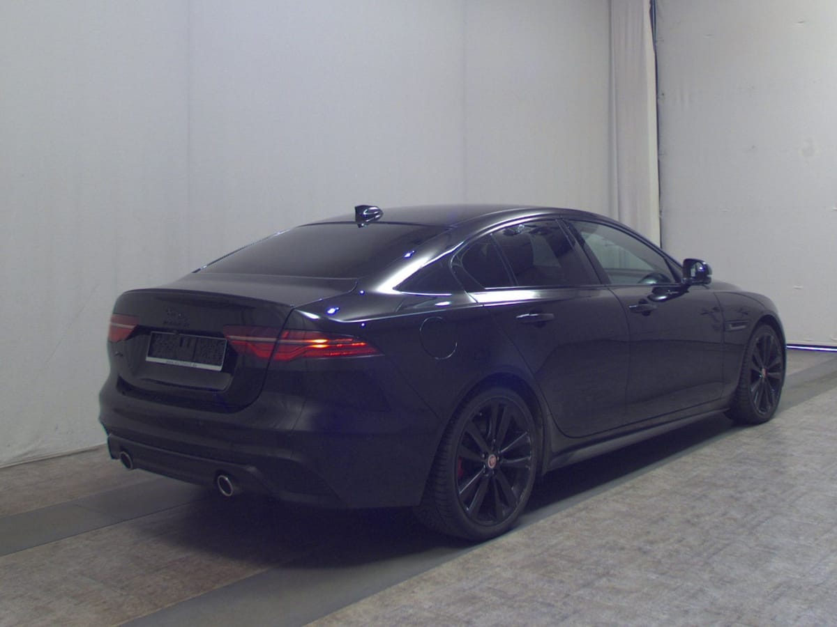 Jaguar XE P250 AWD R-Dynamic Leder Navi LED 360° ACC foto 4
