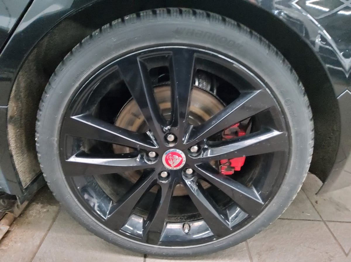 Jaguar XE P250 AWD R-Dynamic Leder Navi LED 360° ACC foto 10