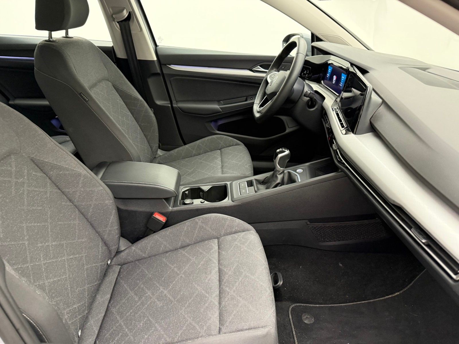 Volkswagen Golf 8 1.0 TSI Life BusinessNaviStandh foto 3
