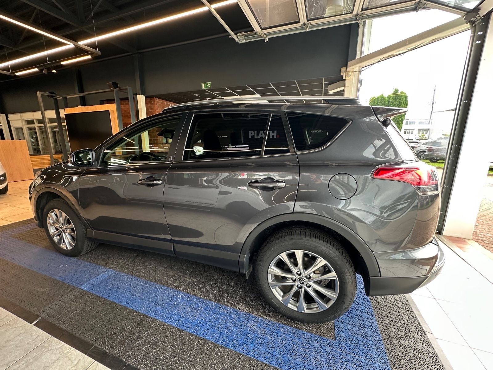 Toyota RAV4 Team D foto 8