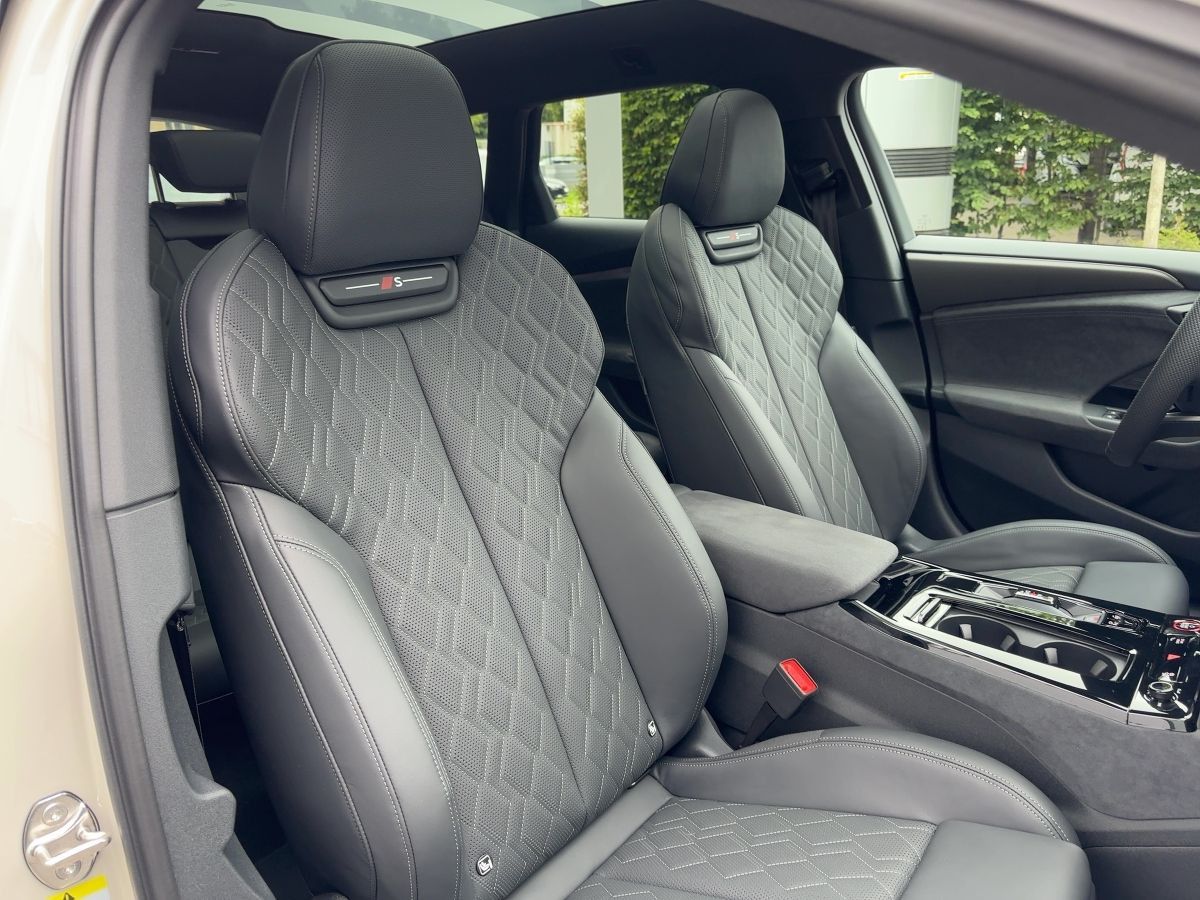 Audi S6 Avant e-tron foto 16