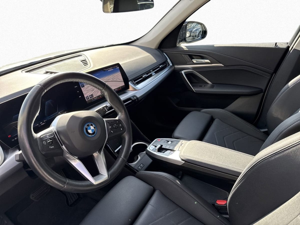 BMW iX1 xD 30 xLine AdLED SportSi Kam AHK Ad. M Fwk foto 12