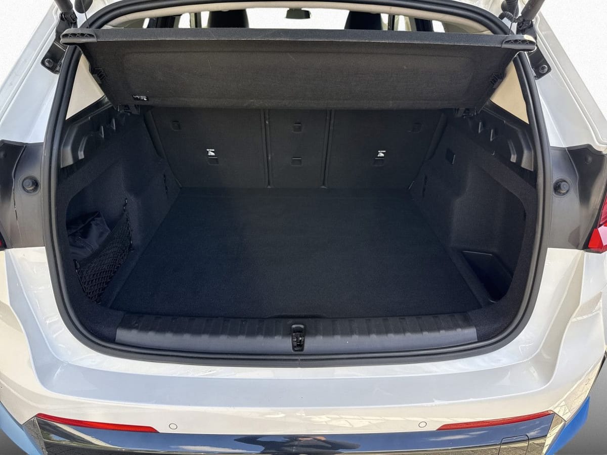 BMW iX1 xD 30 xLine AdLED SportSi Kam AHK Ad. M Fwk foto 17
