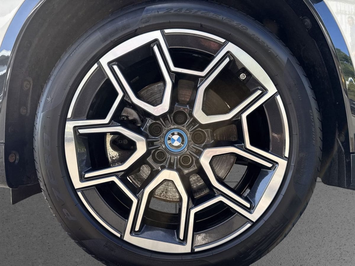 BMW iX1 xD 30 xLine AdLED SportSi Kam AHK Ad. M Fwk foto 18