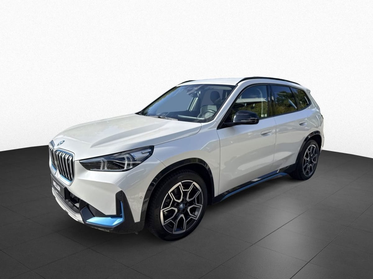 BMW iX1 xD 30 xLine AdLED SportSi Kam AHK Ad. M Fwk foto 3