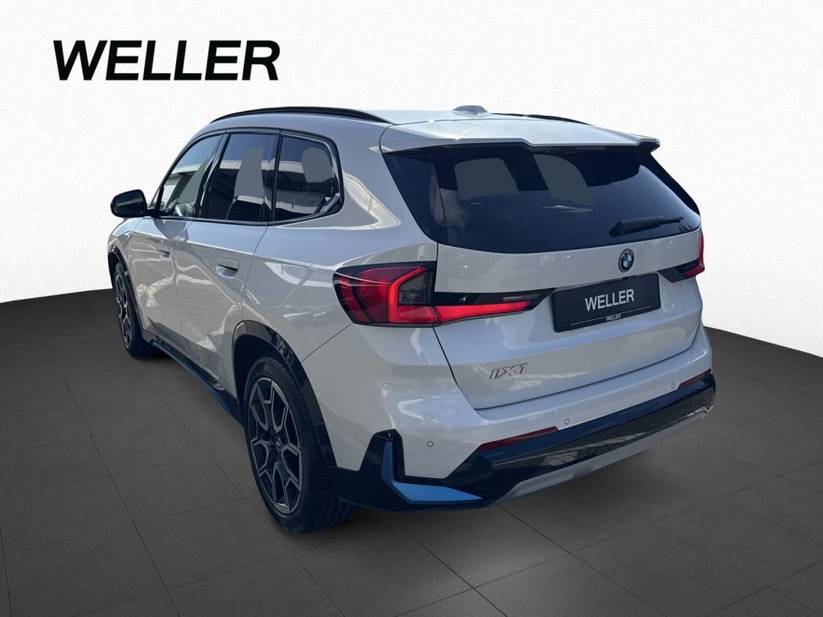 BMW iX1 xD 30 xLine AdLED SportSi Kam AHK Ad. M Fwk foto 9