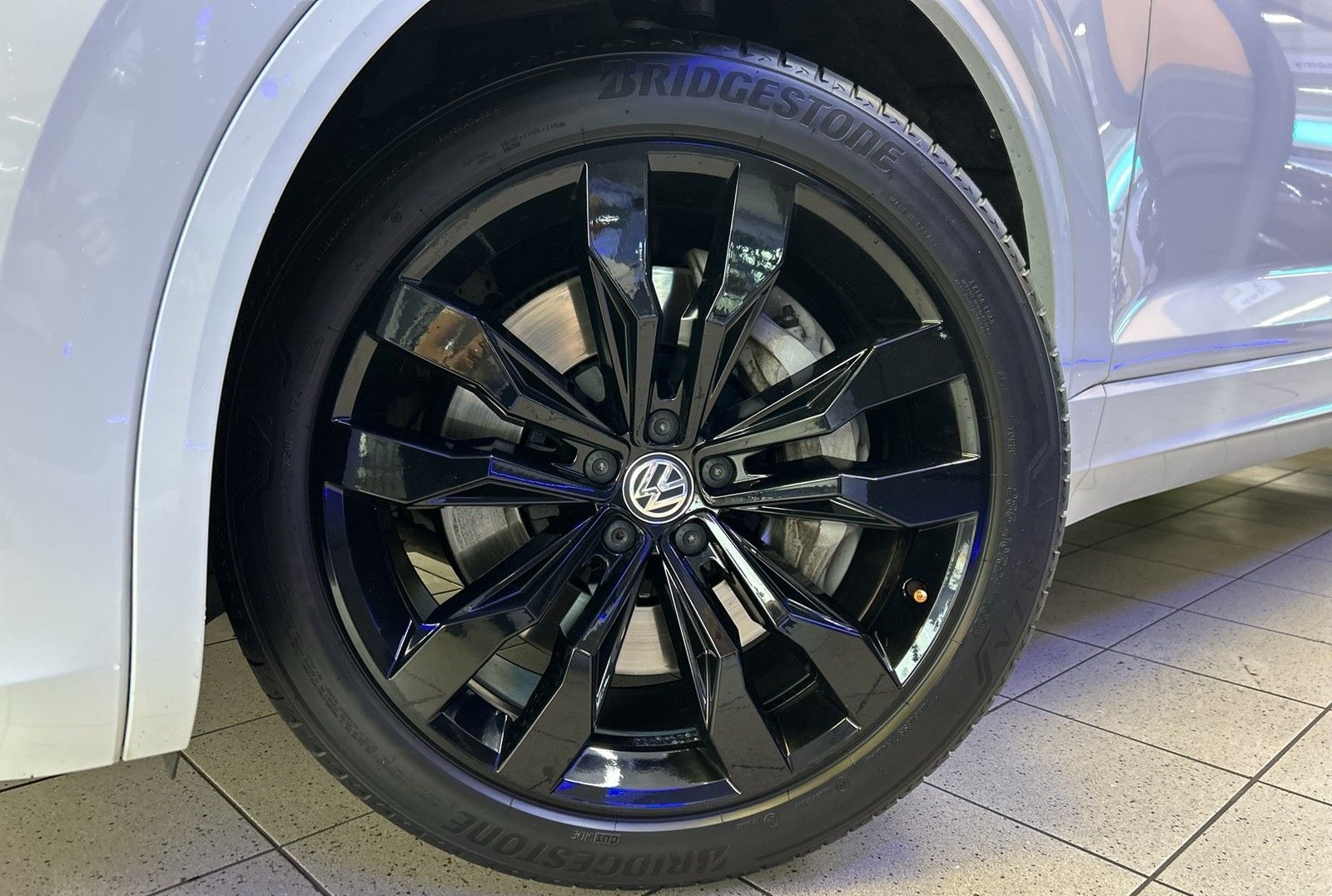 Volkswagen Touareg 4.0 TDI V8 Automatik R-Line 4M+LED+HUD foto 2