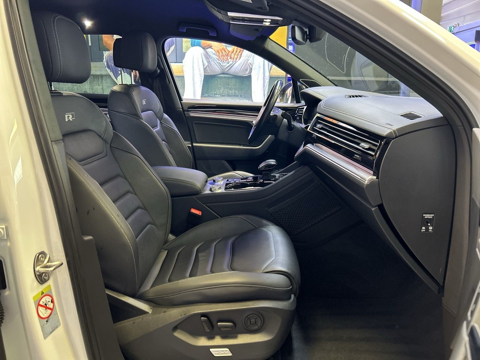 Volkswagen Touareg 4.0 TDI V8 Automatik R-Line 4M+LED+HUD foto 11