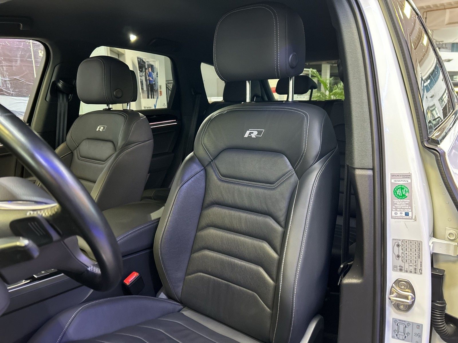 Volkswagen Touareg 4.0 TDI V8 Automatik R-Line 4M+LED+HUD foto 19