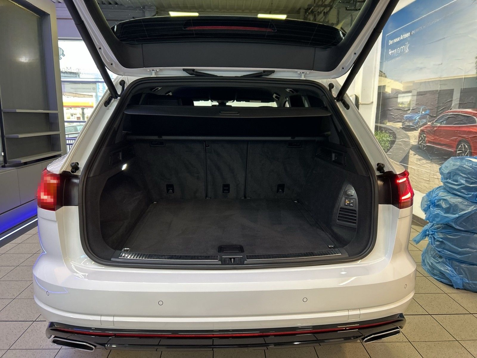 Volkswagen Touareg 4.0 TDI V8 Automatik R-Line 4M+LED+HUD foto 8