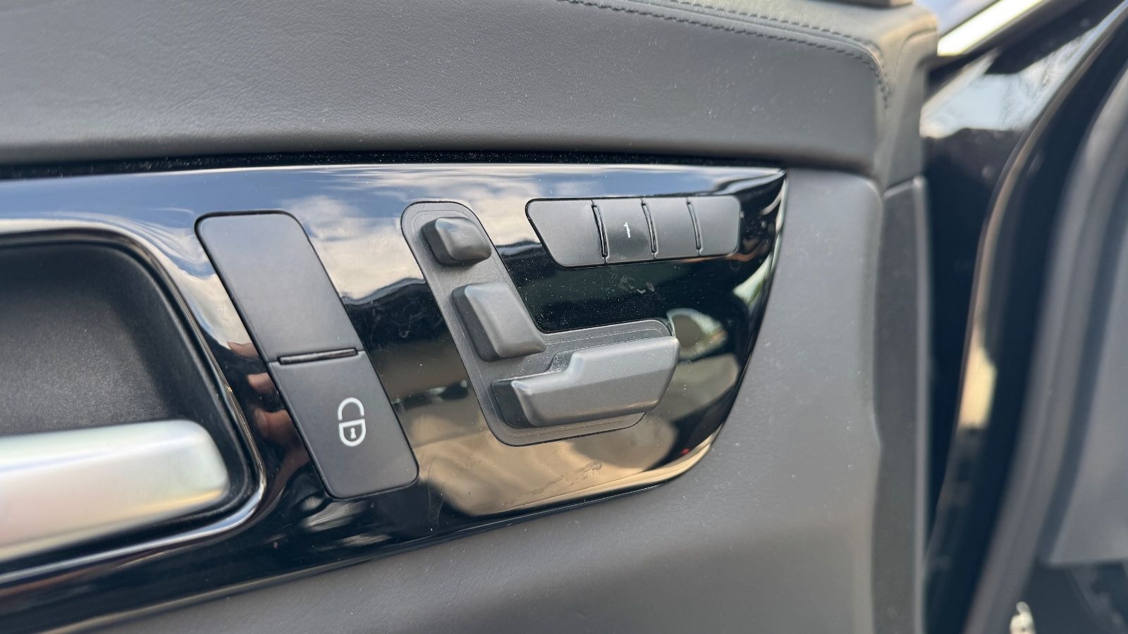 Mercedes-Benz CLS 500 4Matic AMG LINE | H&K | PANO |NACHTSICHT foto 24