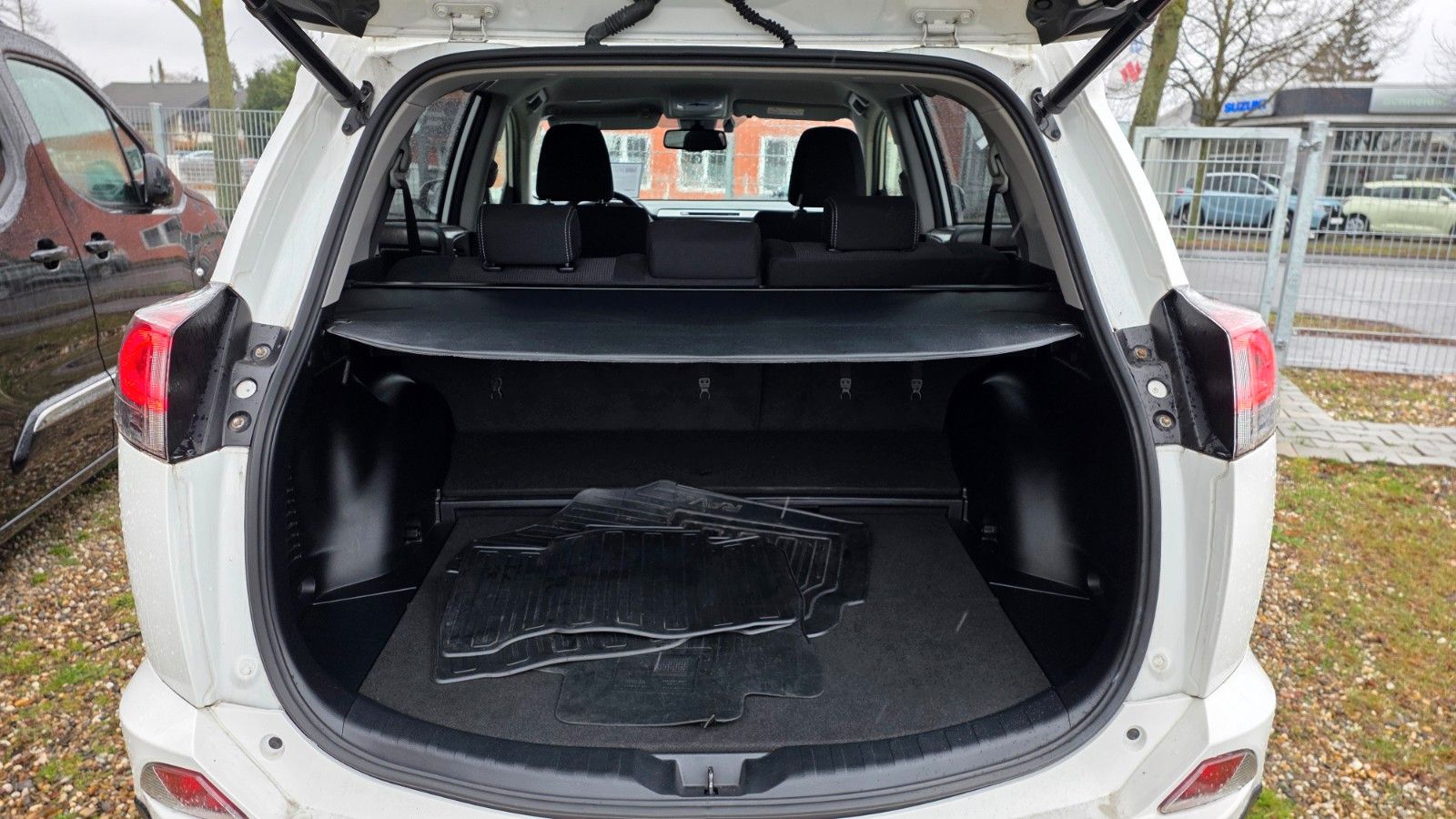 Toyota RAV 4 Team D foto 6