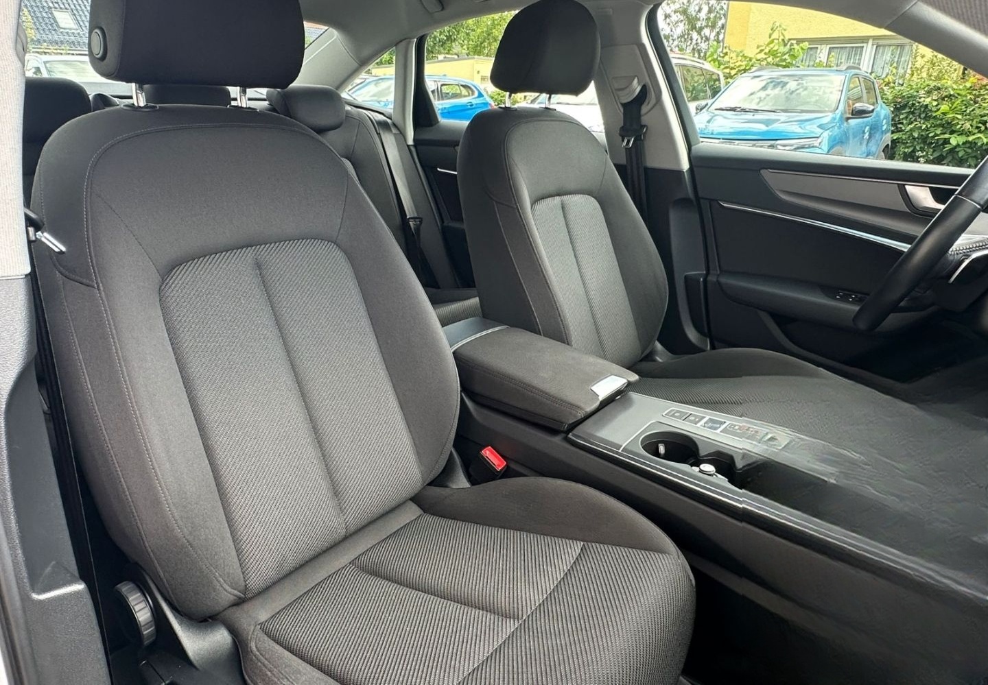 Audi A6 35 TDI 2.0 S-line Navi LED Kamera Keyless Amb foto 16