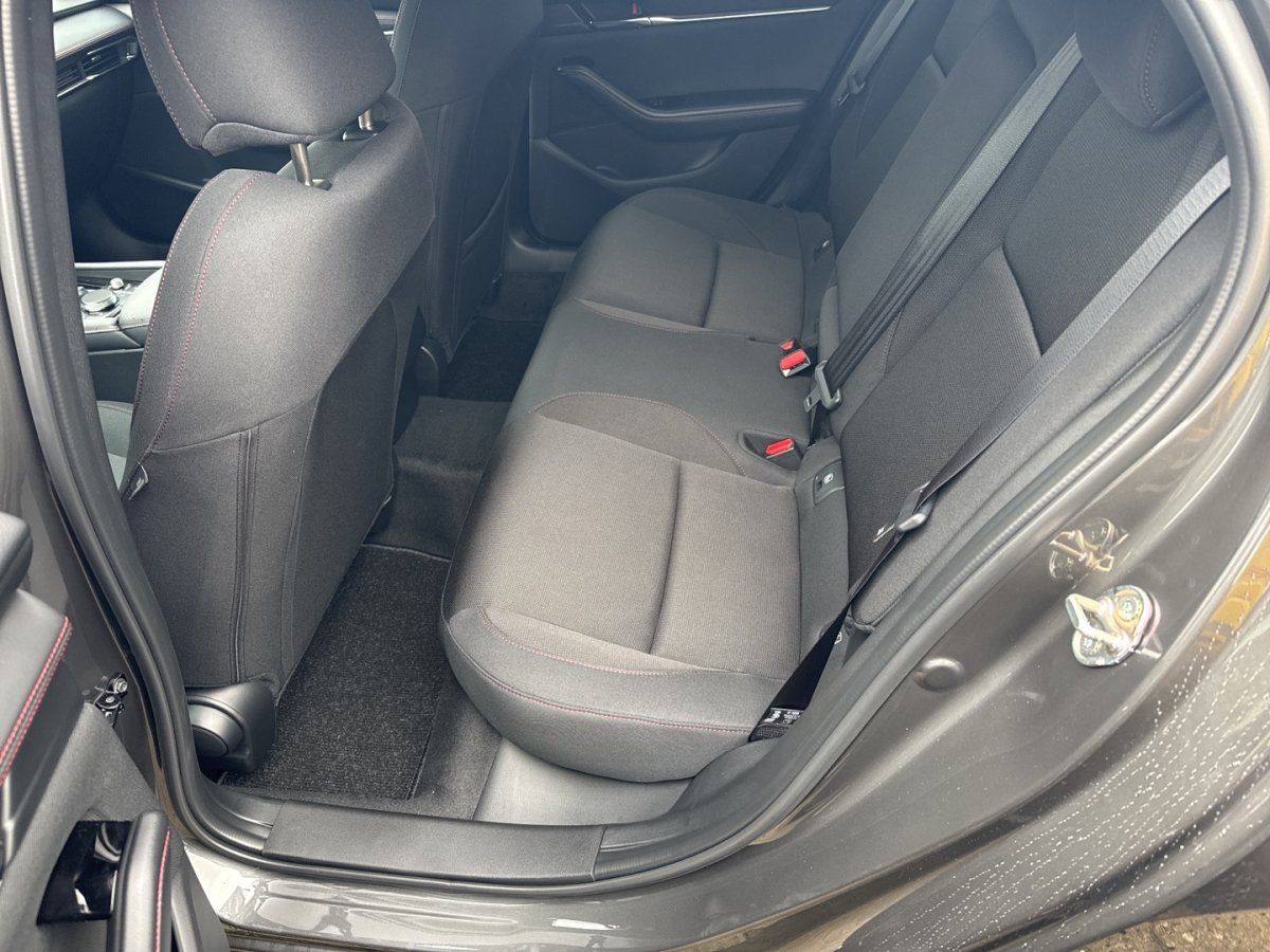 Mazda 3 2.5L e-SKYACTIV G 140ps foto 9