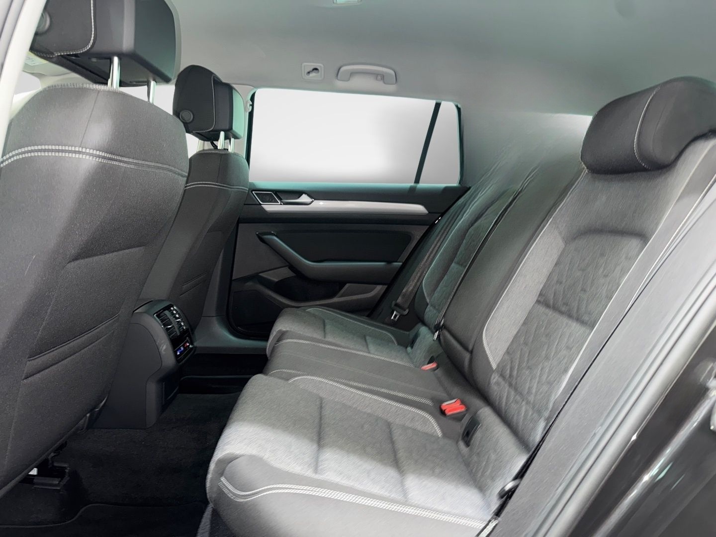 Volkswagen Passat Variant 2.0 TDI DSG BUSI LED CAM NAVI SHZ foto 11