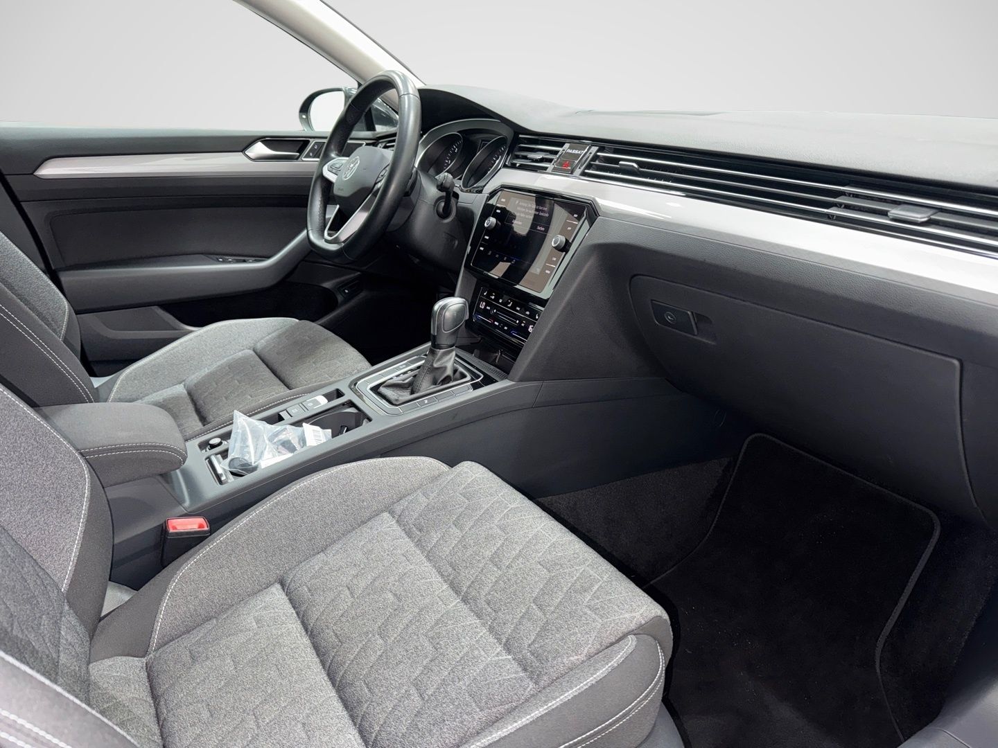 Volkswagen Passat Variant 2.0 TDI DSG BUSI LED CAM NAVI SHZ foto 14