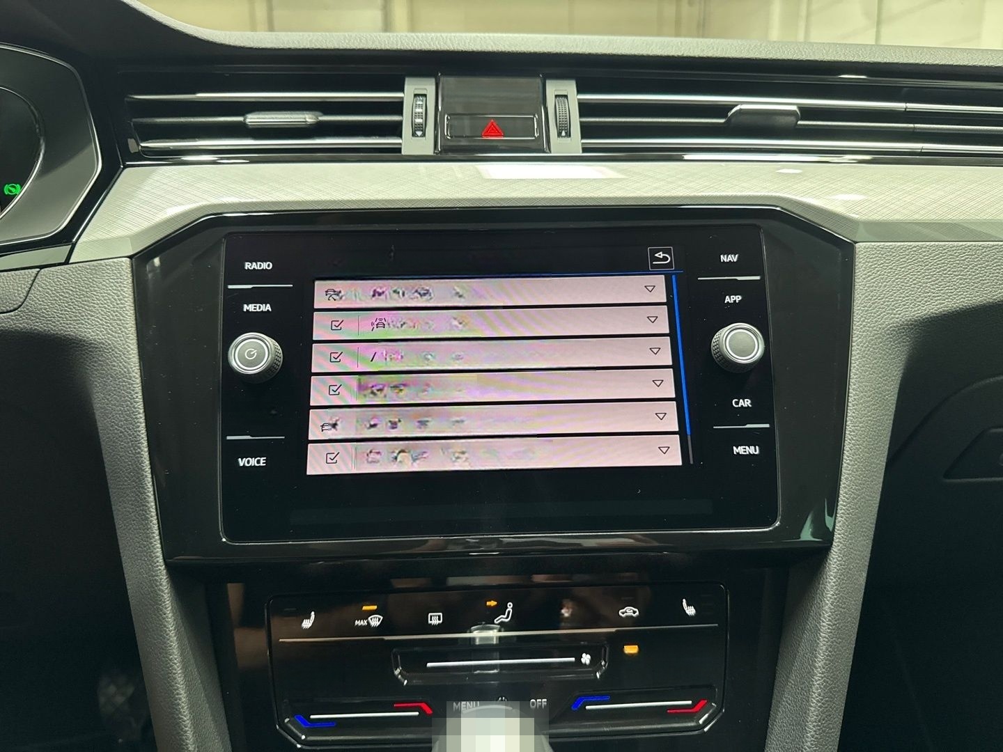 Volkswagen Passat Variant 2.0 TDI DSG BUSI LED CAM NAVI SHZ foto 16
