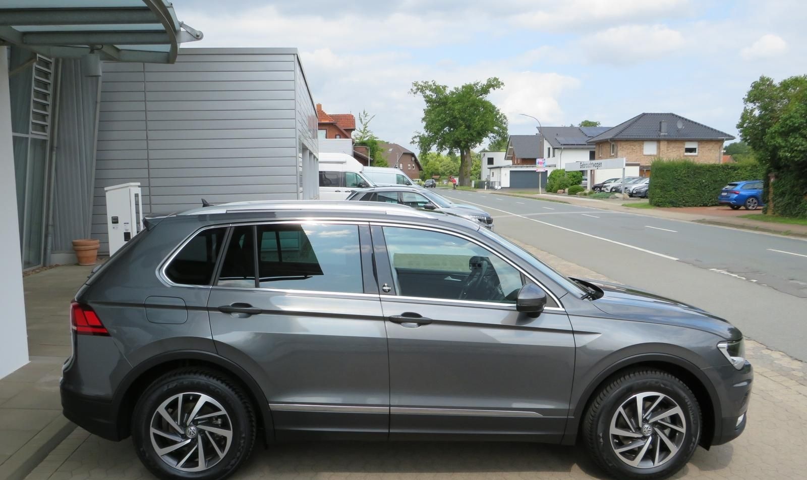 Volkswagen Tiguan 1.4 TSI SOUND AHK Panorama Navi Ganzjahr foto 5