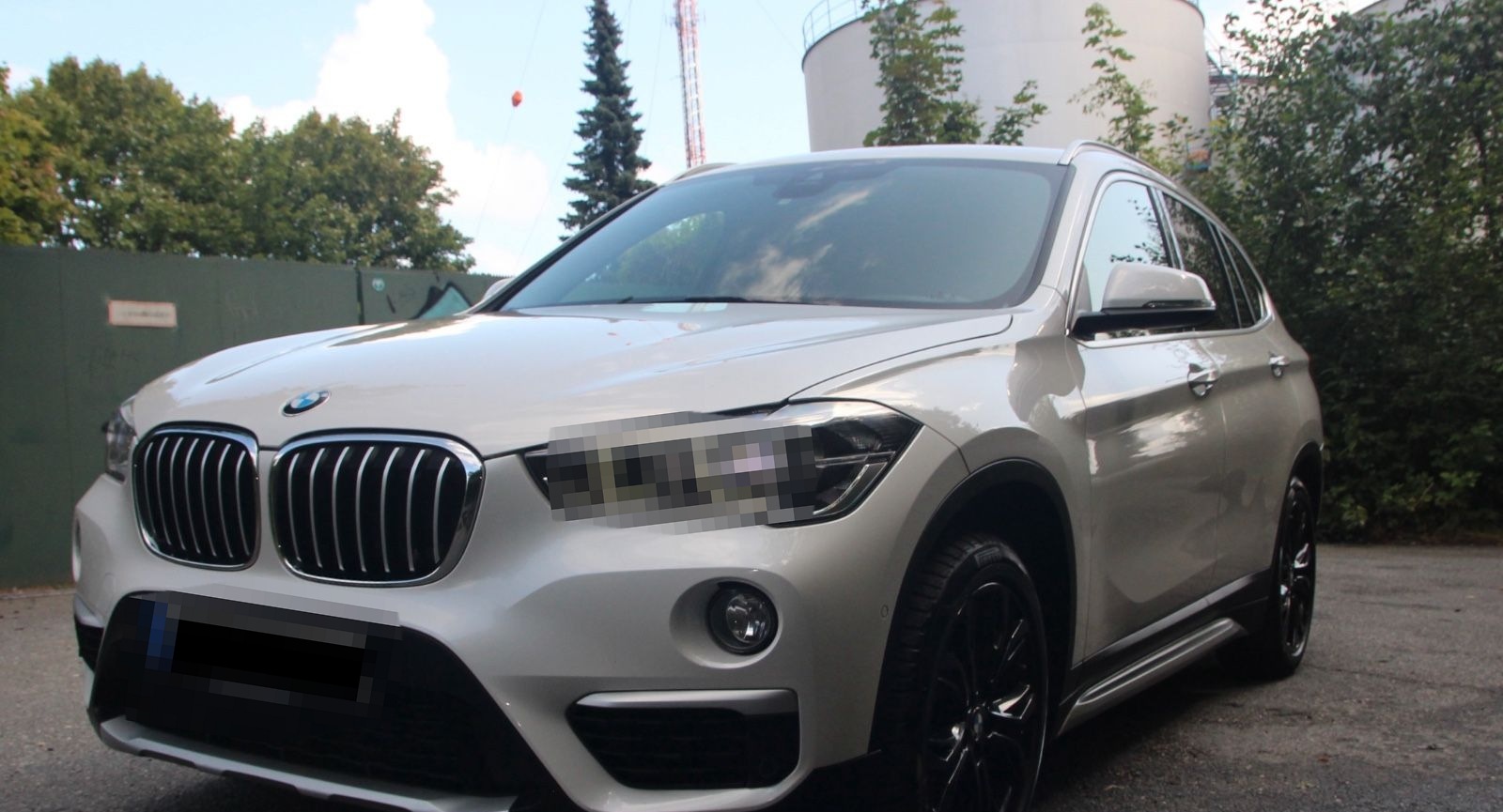 BMW X1 xDrive20d, LED/Pano/RFK/Park/Navi/Leder/Holz foto 2