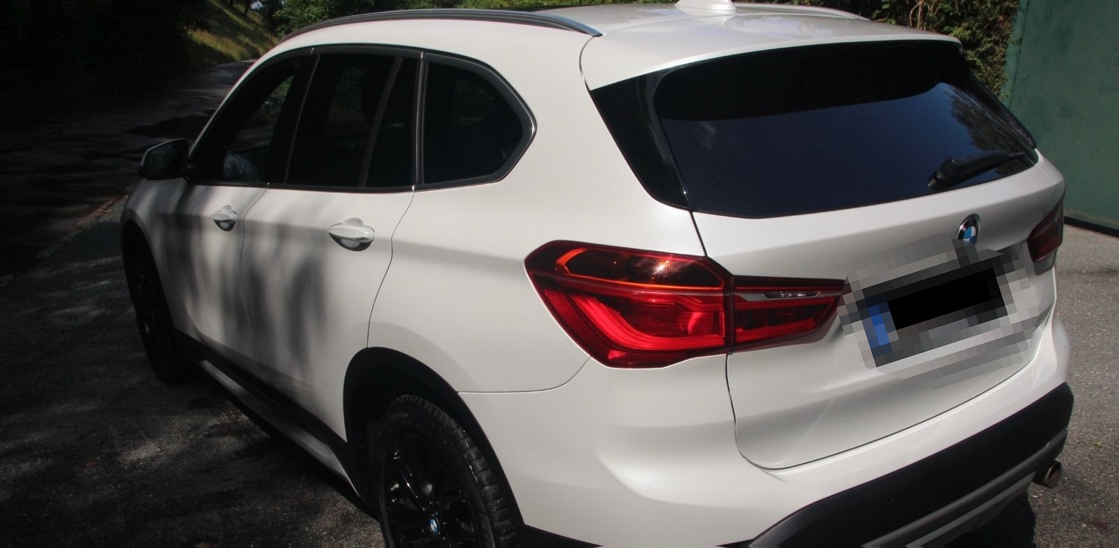 BMW X1 xDrive20d, LED/Pano/RFK/Park/Navi/Leder/Holz foto 3