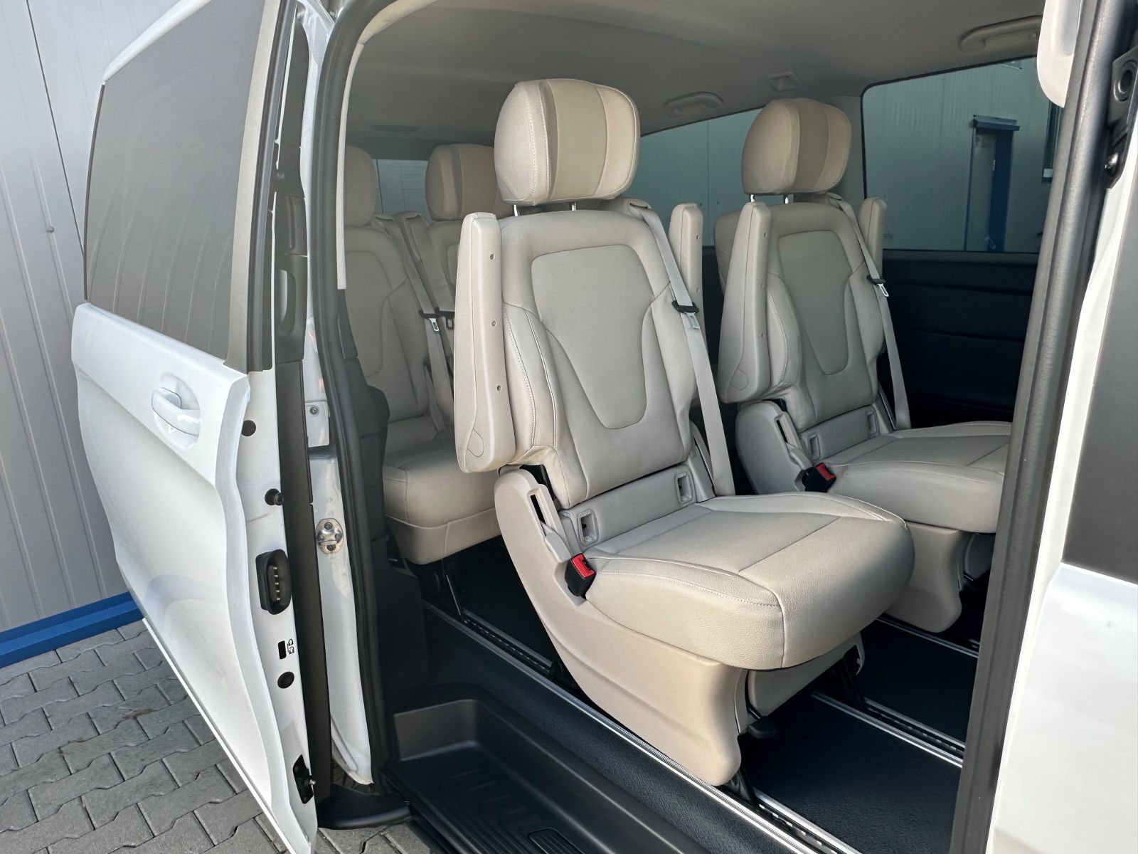 Mercedes-Benz V220 d LANG 4M 9G WEBASTO NAVI MBUX AHK 7-SITZER foto 10