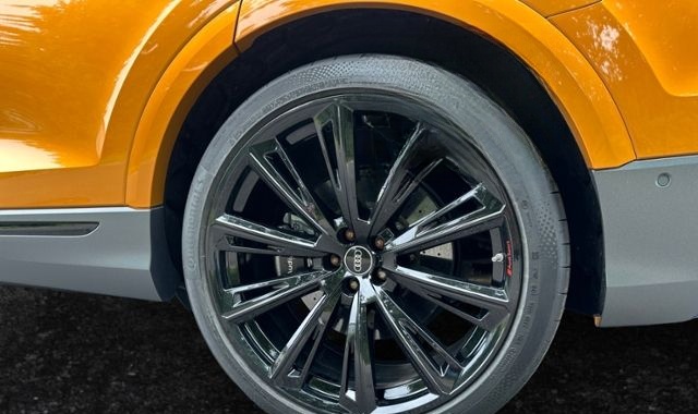 Audi SQ8 TFSI KERAMIK HUD B&O AHK 23" foto 14