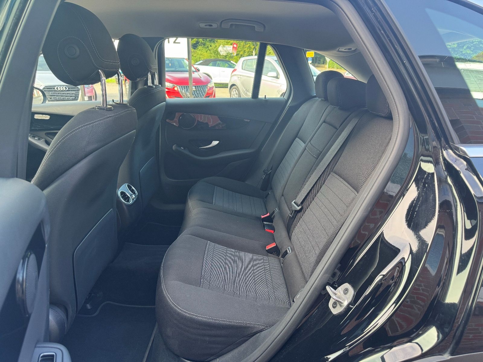 Mercedes-Benz GLC 220 d 4Matic  1.-HAND TEMP. AHK LED SHZ foto 12