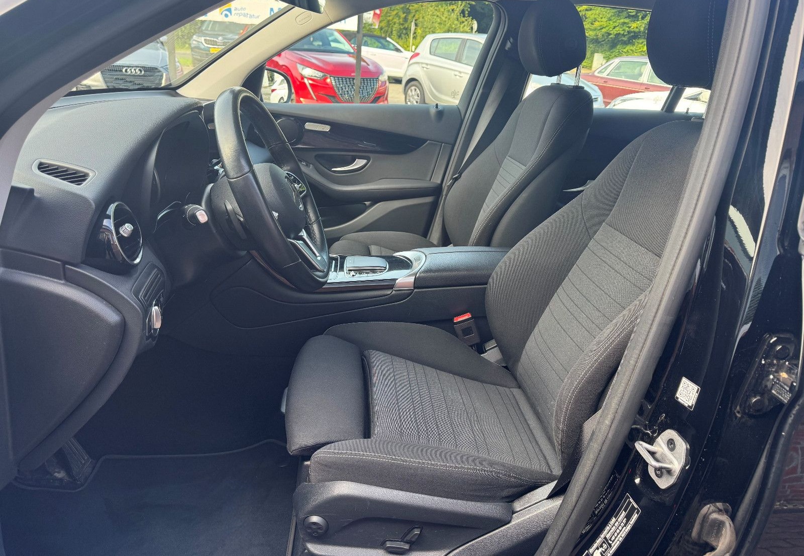 Mercedes-Benz GLC 220 d 4Matic  1.-HAND TEMP. AHK LED SHZ foto 6