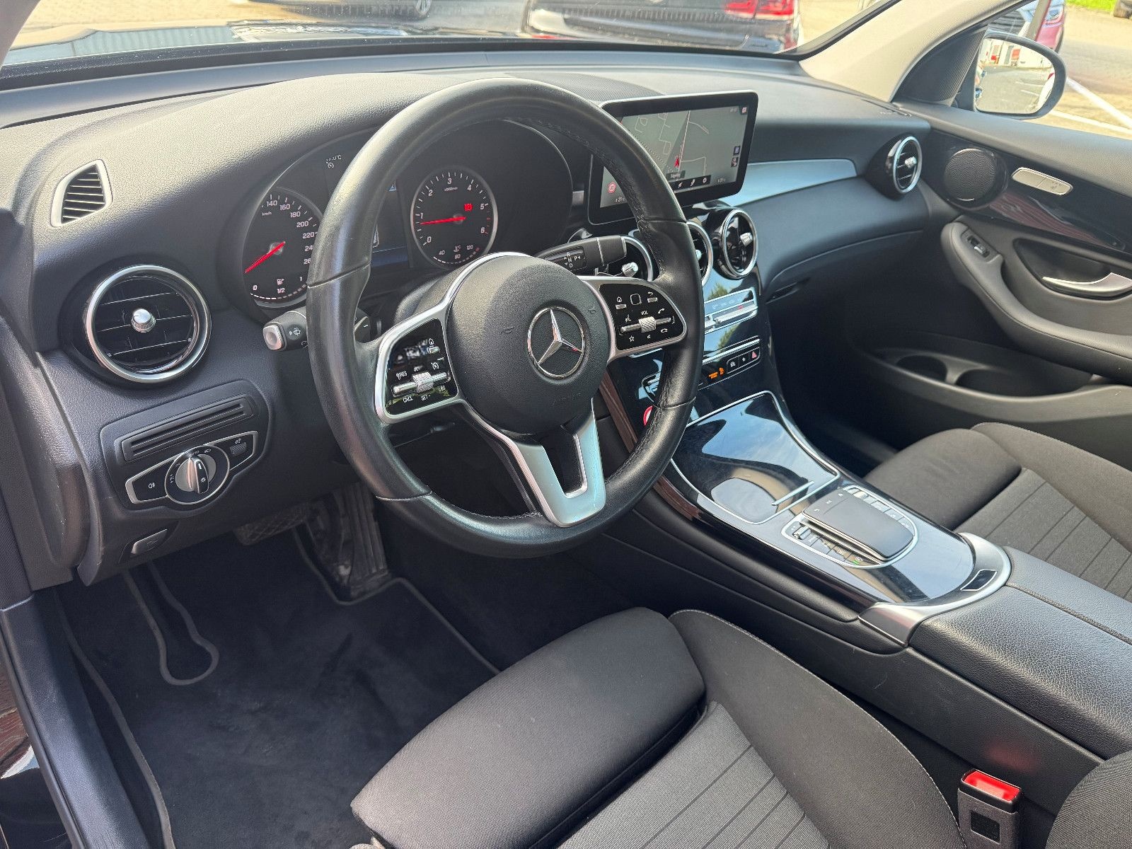 Mercedes-Benz GLC 220 d 4Matic  1.-HAND TEMP. AHK LED SHZ foto 8