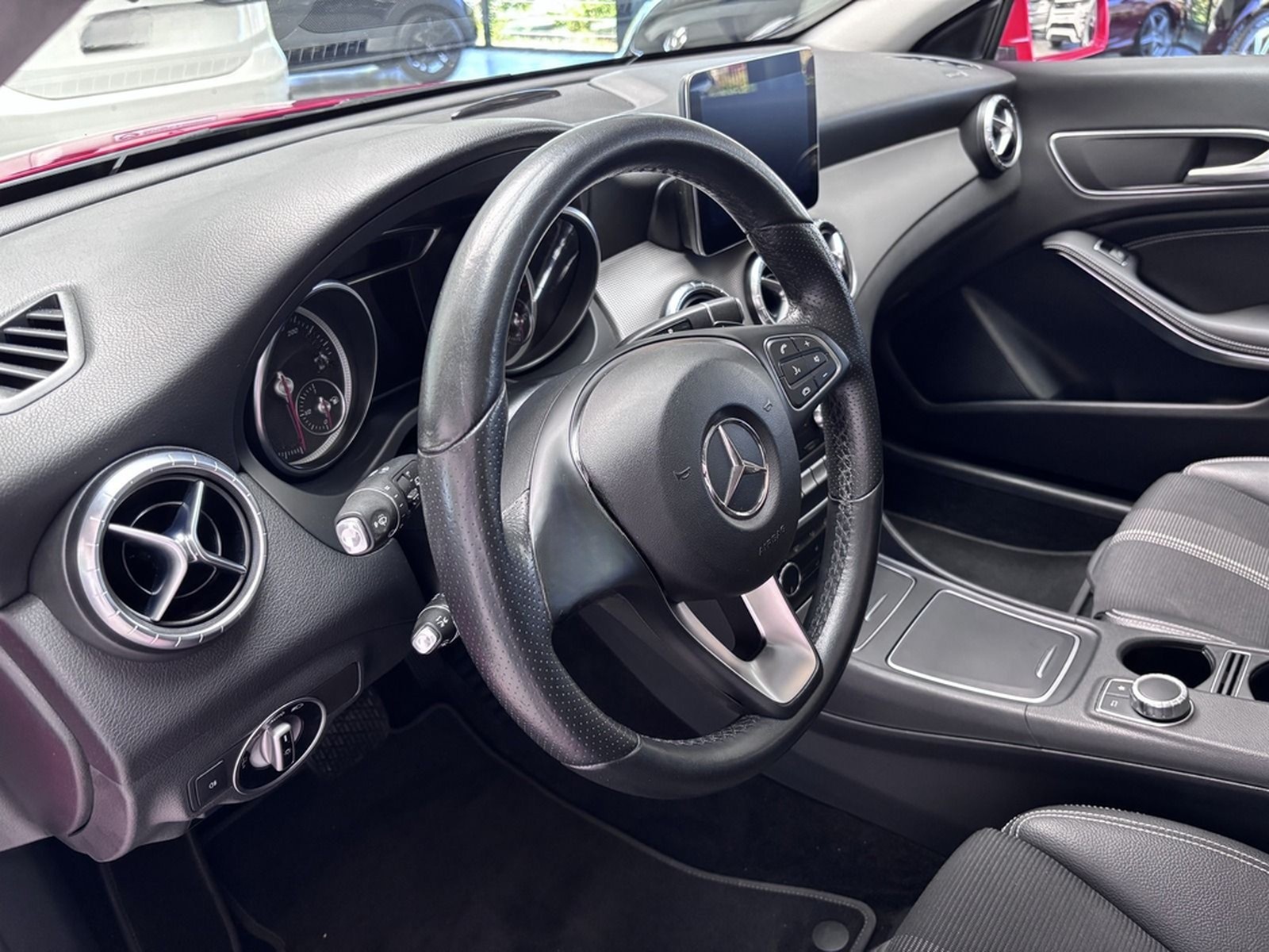 Mercedes-Benz CLA 200 SHOOTING BRAKE AUTOMAT+PANO+NAV+LED+DIST foto 6