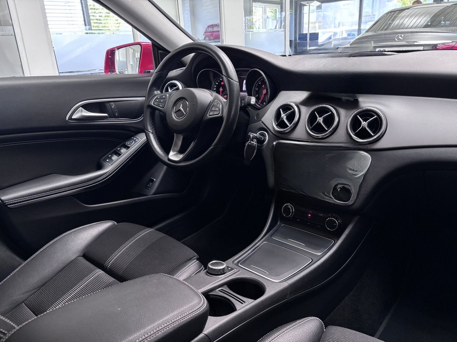 Mercedes-Benz CLA 200 SHOOTING BRAKE AUTOMAT+PANO+NAV+LED+DIST foto 9