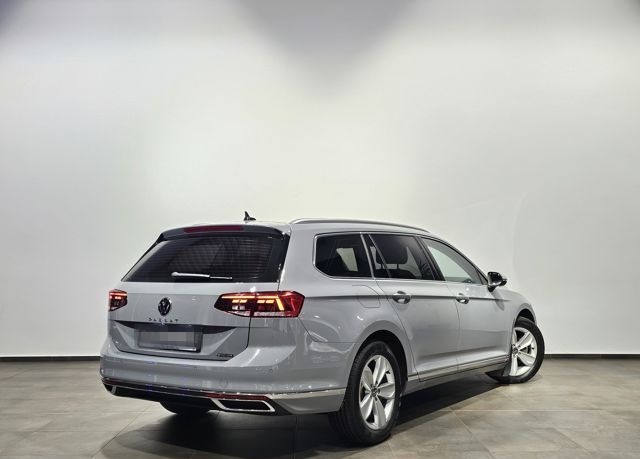 Volkswagen Passat 4Motion Sport Led Navi Leder AHK Kamera foto 9