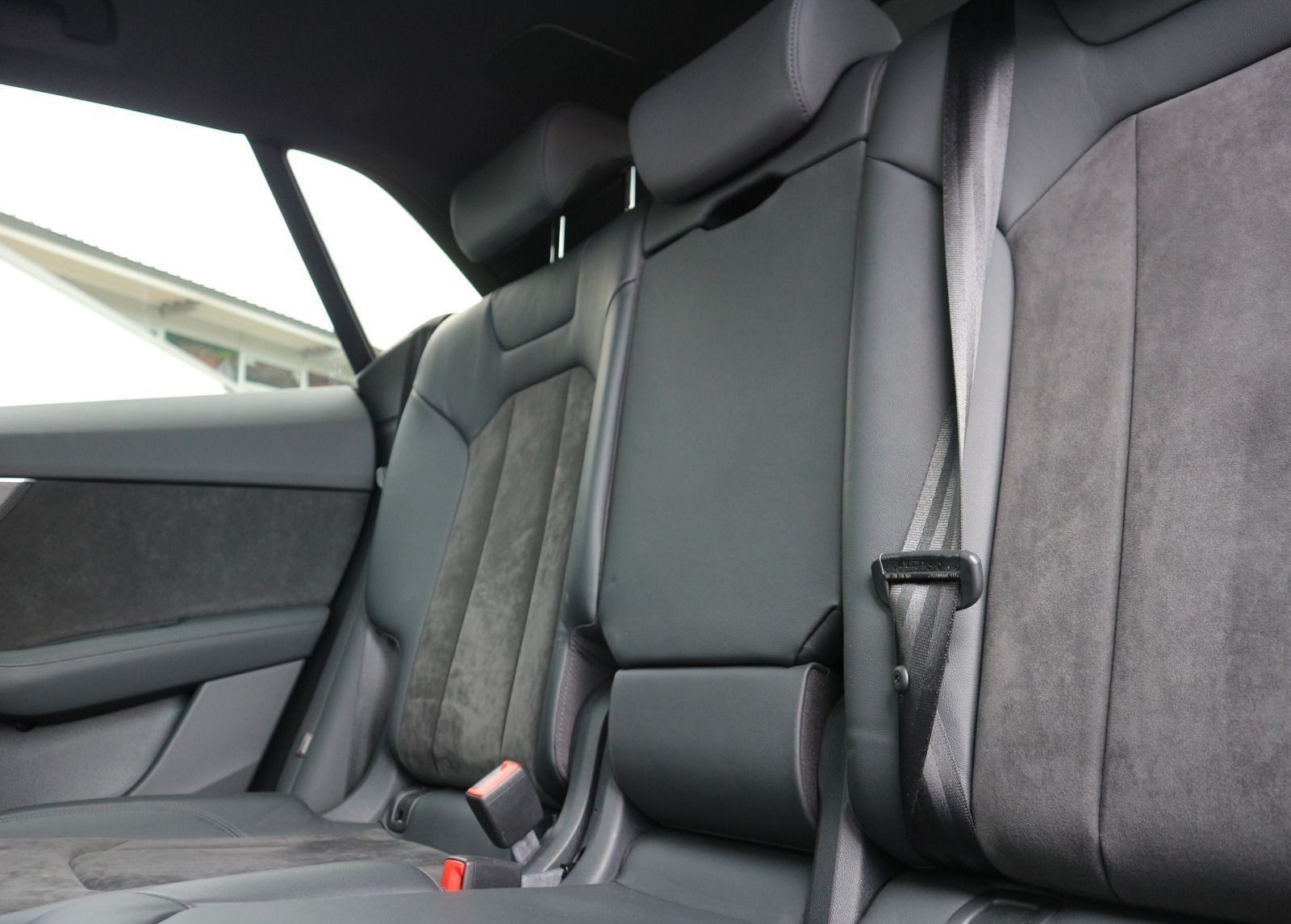 Audi RS Q8 quattro PANO+KERAMIK+AHK+HEADUP+ACC+MATRIX foto 17