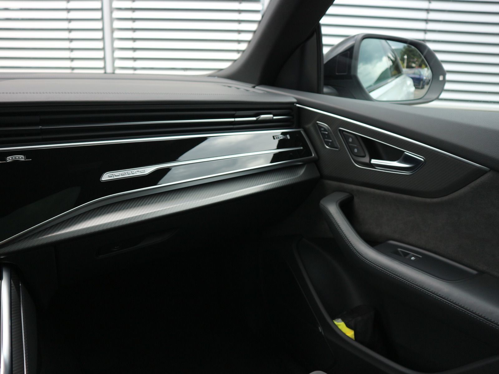 Audi RS Q8 quattro PANO+KERAMIK+AHK+HEADUP+ACC+MATRIX foto 23
