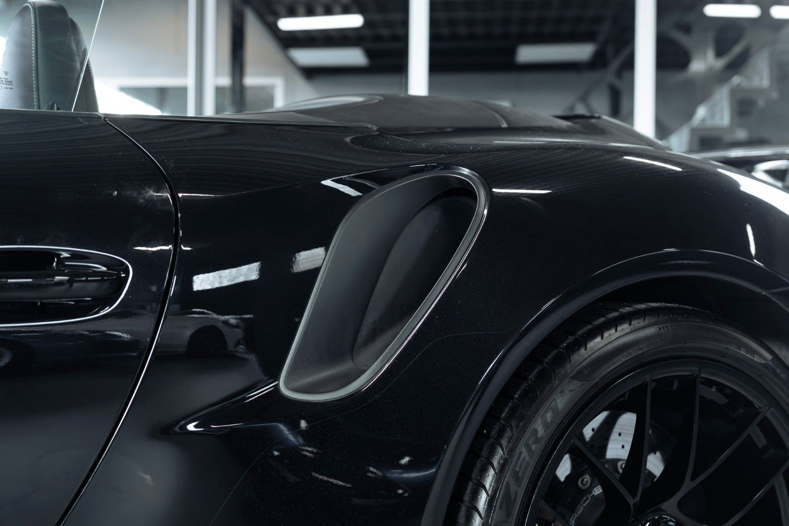 Porsche 911 Turbo S Cabriolet/Carbon Brakes/BOSE/AeroKit foto 11